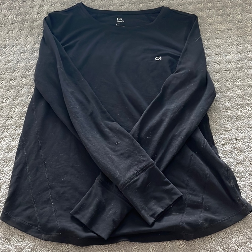 black athletic gap top